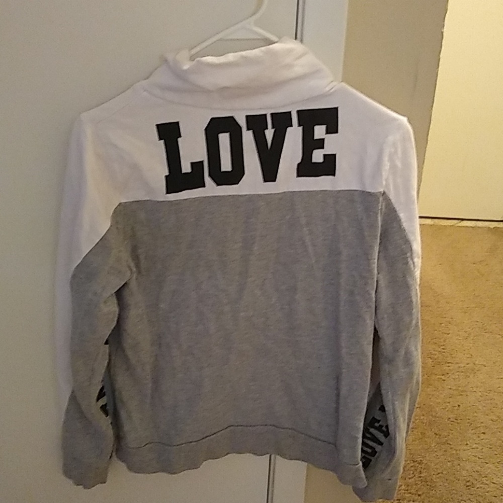 Sweatshirt - Picture 2 of 4